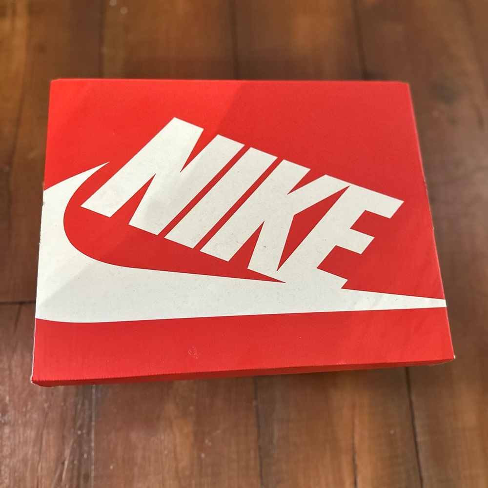 Nike Pacific Sneakers - Picture 5 of 15